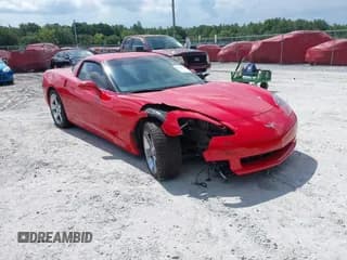 ✅ 2005 Chevrolet Corvette • VIN: 1G1YY24U755136889 • Lot: 42530558. Wystawiony na IAAI z przebiegiem 32 462 mil. Bezpłatny archiwum sprzedaży aukcyjnych z USA i szczegółowy raport historii pojazdu na DreamBid. Zdjęcie 1.