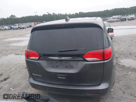 ✅ 2019 Chrysler Pacifica L • VIN: 2C4RC1AGXKR593889 • Lot: 42331278. Wystawiony na IAAI z przebiegiem 101 951 mil. Bezpłatny archiwum sprzedaży aukcyjnych z USA i szczegółowy raport historii pojazdu na DreamBid. Zdjęcie 16.