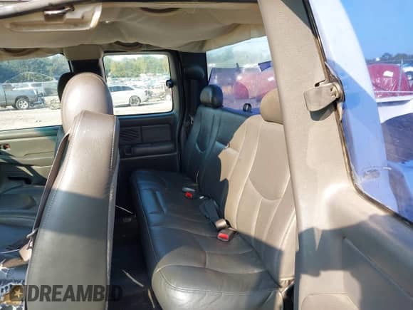 2004 Chevrolet Silverado 1500 LS with VIN 1GCEC19VX4Z316735, listed as a IAAI auction lot 43181327 with 161,094 mi miles and . Bid and sale history available at DreamBid. Image 8.