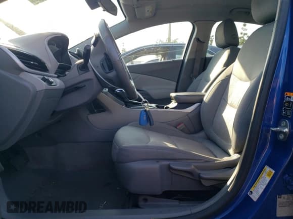 ✅ 2016 Chevrolet Volt LT • VIN: 1G1RC6S52GU117875 • Lot: 45534344. Wystawiony na Copart z przebiegiem Nie podano. Bezpłatny archiwum sprzedaży aukcyjnych z USA i szczegółowy raport historii pojazdu na DreamBid. Zdjęcie 7.