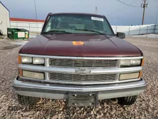 1999 Chevrolet Silverado 2500 z VIN 1GCGK29J9XF073035, wystawiony jako Copart lot #41844425 z przebiegiem 193 515 mil mil oraz Czysty tytuł • Clean title. Historia ofert i sprzedaży dostępna na DreamBid. Obrazek 5.