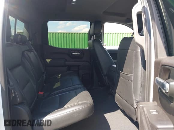 ✅ 2019 Chevrolet Silverado 1500 LT • VIN: 3GCPWCED6KG187883 • Lot: 43069333. Wystawiony na IAAI z przebiegiem 117 948 mil. Bezpłatny archiwum sprzedaży aukcyjnych z USA i szczegółowy raport historii pojazdu na DreamBid. Zdjęcie 8.