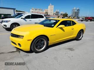 2013 Chevrolet Camaro LS с VIN 2G1FA1E37D9130832, выставлен на аукционе Copart как лот 86499075 с пробегом 234 782 миль миль и Чистый • Clean title. История ставок и продаж доступна на DreamBid. Изображение 1.