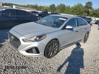 ✅ 2018 Hyundai Sonata Limited Plus • VIN: 5NPE34AB6JH648063 • Лот: 87121185. Опубликован ранее на Copart с пробегом 153 659 миль. Бесплатный доступ к архиву аукционных продаж из США и подробный отчёт об истории автомобиля на DreamBid. Изображение 1.