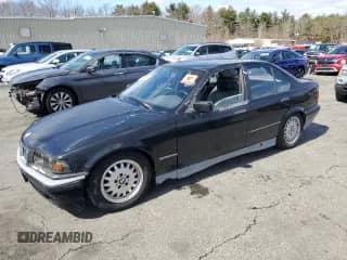 1993 BMW 3 Series z VIN WBACB3312PFE11419, wystawiony jako Copart lot #50255475 z przebiegiem Nie podano mil oraz Nie do naprawy • Non repairable. Historia ofert i sprzedaży dostępna na DreamBid. Obrazek 1.