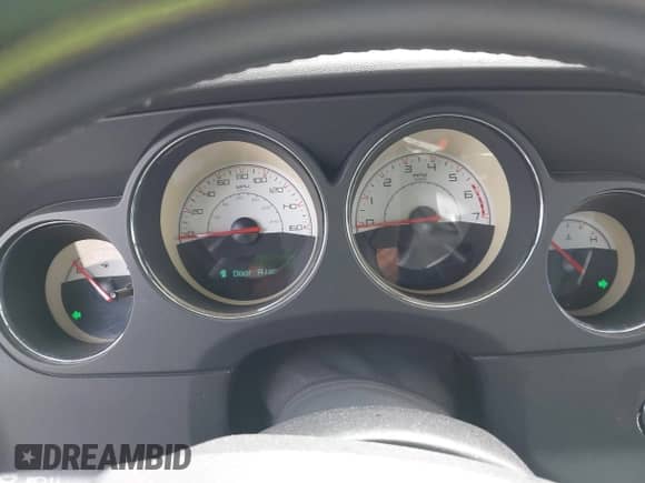 2014 Dodge Challenger R/T z VIN 2C3CDYBT6EH229572, wystawiony jako IAAI lot #43326778 z przebiegiem 125 314 mil mil oraz . Historia ofert i sprzedaży dostępna na DreamBid. Obrazek 7.