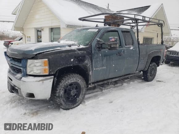 ✅ 2007 Chevrolet Silverado 2500HD Work Truck • VIN: 1GCHK29K27E599610 • Лот: 87876125. Опубликован ранее на Copart с пробегом 186 071 миль. Бесплатный доступ к архиву аукционных продаж из США и подробный отчёт об истории автомобиля на DreamBid. Изображение 1.