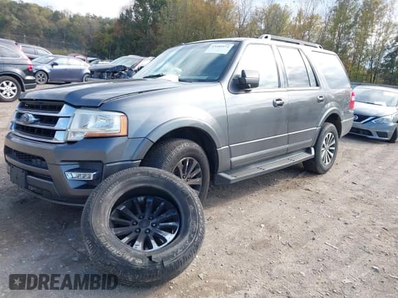 ✅ 2015 Ford Expedition XLT • VIN: 1FMJU1HT2FEF46559 • Lot: 43489974. Wystawiony na IAAI z przebiegiem 208 231 mil. Bezpłatny archiwum sprzedaży aukcyjnych z USA i szczegółowy raport historii pojazdu na DreamBid. Zdjęcie 17.