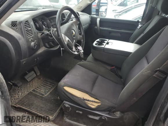 ✅ 2013 Chevrolet Silverado 2500HD LT • VIN: 1GC1KXC82DF128686 • Lot: 64564675. Wystawiony na Copart z przebiegiem 86 643 mil. Bezpłatny archiwum sprzedaży aukcyjnych z USA i szczegółowy raport historii pojazdu na DreamBid. Zdjęcie 7.