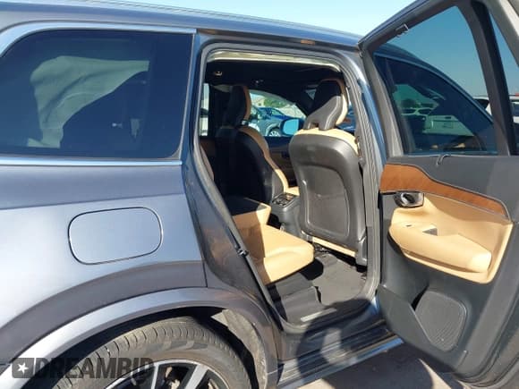 ✅ 2019 Volvo XC90 Inscription • VIN: YV4A22PL0K1420667 • Lot: 43623988. Wystawiony na IAAI z przebiegiem 87 549 mil. Bezpłatny archiwum sprzedaży aukcyjnych z USA i szczegółowy raport historii pojazdu na DreamBid. Zdjęcie 8.