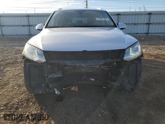 ✅ 2012 Volkswagen Touareg Sport • VIN: WVGFF9BP4CD004679 • Lot: 91887265. Listed on Copart with 113,466 mi. Free auction sales archive from the USA and detailed vehicle history report at DreamBid. Image 5.