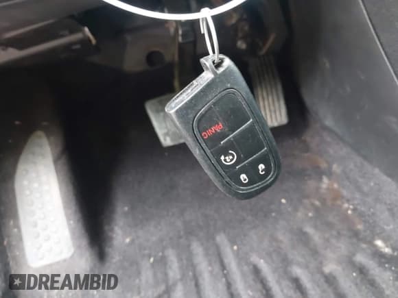 ✅ 2017 Jeep Cherokee Limited • VIN: 1C4PJMDB0HW657209 • Lot: 42753860. Wystawiony na IAAI z przebiegiem 92 797 mil. Bezpłatny archiwum sprzedaży aukcyjnych z USA i szczegółowy raport historii pojazdu na DreamBid. Zdjęcie 11.