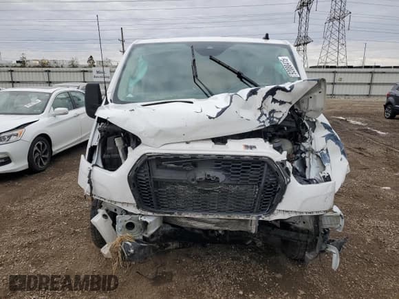 ✅ 2024 Ford Transit Cargo • VIN: 1FTBR1Y86RKA33651 • Lot: 93312965. Wystawiony na Copart z przebiegiem Nie podano. Bezpłatny archiwum sprzedaży aukcyjnych z USA i szczegółowy raport historii pojazdu na DreamBid. Zdjęcie 5.