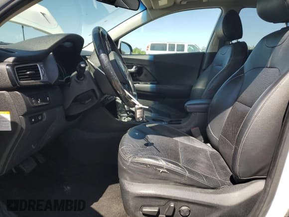 ✅ 2017 Kia Niro Touring • VIN: KNDCE3LC0H5078105 • Lot: 58044655. Listed on Copart with 97,668 mi. Free auction sales archive from the USA and detailed vehicle history report at DreamBid. Image 7.