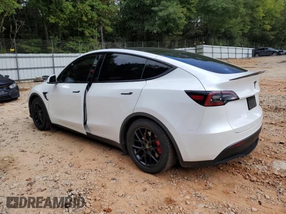 ✅ 2021 Tesla Model Y Performance • VIN: 5YJYGDEF3MF246650 • Lot: 81939935. Wystawiony na Copart z przebiegiem 62 175 mil. Bezpłatny archiwum sprzedaży aukcyjnych z USA i szczegółowy raport historii pojazdu na DreamBid. Zdjęcie 2.