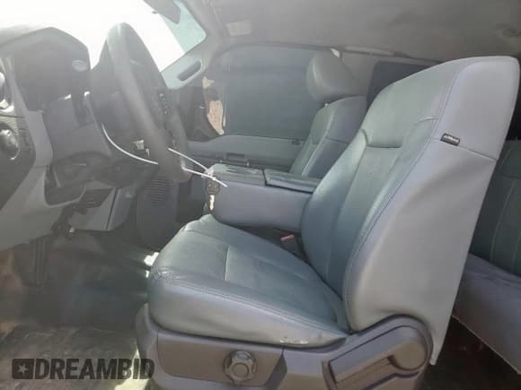 ✅ 2015 Ford F-250 XLT • VIN: 1FT7X2B69FEB93591 • Lot: 65528585. Wystawiony na Copart z przebiegiem 123 908 mil. Bezpłatny archiwum sprzedaży aukcyjnych z USA i szczegółowy raport historii pojazdu na DreamBid. Zdjęcie 7.