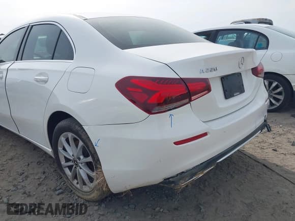 ✅ 2019 Mercedes-Benz A 220 • VIN: WDD3G4EB6KW020804 • Лот: 41731423. Опубликован ранее на IAAI с пробегом 57 311 миль. Бесплатный доступ к архиву аукционных продаж из США и подробный отчёт об истории автомобиля на DreamBid. Изображение 21.