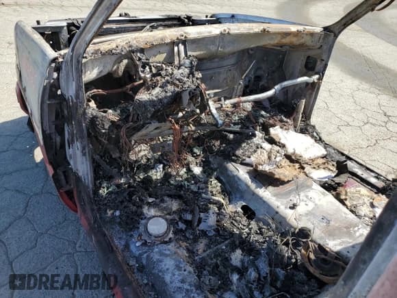 ✅ 1995 GMC Sierra 1500 • VIN: 1GTEC14K3SZ525616 • Lot: 58402965. Wystawiony na Copart z przebiegiem Nie podano. Bezpłatny archiwum sprzedaży aukcyjnych z USA i szczegółowy raport historii pojazdu na DreamBid. Zdjęcie 8.