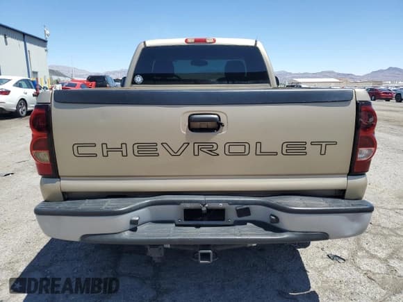 ✅ 2005 Chevrolet Silverado 1500 Work Truck • VIN: 1GCEC14V65Z308365 • Lot: 63710955. Listed on Copart with 202,711 mi. Free auction sales archive from the USA and detailed vehicle history report at DreamBid. Image 6.