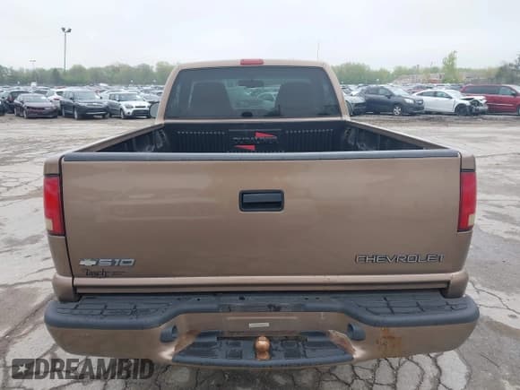 ✅ 2002 Chevrolet S-10 LS • VIN: 1GCCS145428125803 • Лот: 42187139. Опубликован ранее на IAAI с пробегом 203 368 миль. Бесплатный доступ к архиву аукционных продаж из США и подробный отчёт об истории автомобиля на DreamBid. Изображение 17.