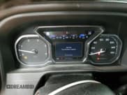 ✅ 2022 GMC Sierra 3500HD Denali • VIN: 1GT49WEY7NF105616 • Лот: 71175975. Опубликован ранее на Copart с пробегом 99 763 миль. Бесплатный доступ к архиву аукционных продаж из США и подробный отчёт об истории автомобиля на DreamBid. Изображение 9.