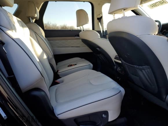 ✅ 2022 Hyundai Palisade Calligraphy • VIN: KM8R7DHE2NU417142 • Лот: 84872684. Опубликован ранее на Copart с пробегом 21 759 миль. Бесплатный доступ к архиву аукционных продаж из США и подробный отчёт об истории автомобиля на DreamBid. Изображение 11.