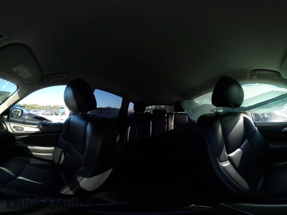 ✅ 2019 Nissan Pathfinder SV • VIN: 5N1DR2MM1KC634754 • Lot: 43355314. Wystawiony na IAAI z przebiegiem 98 999 mil. Bezpłatny archiwum sprzedaży aukcyjnych z USA i szczegółowy raport historii pojazdu na DreamBid. Zdjęcie 18.