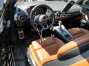 ✅ 2018 Audi TT • VIN: TRUC5AFV8J1014530 • Lot: 62760705. Wystawiony na Copart z przebiegiem 72 280 mil. Bezpłatny archiwum sprzedaży aukcyjnych z USA i szczegółowy raport historii pojazdu na DreamBid. Zdjęcie 8.