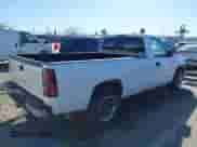 2004 Chevrolet Silverado 1500 Work Truck z VIN 1GCEC14X34Z297647, wystawiony jako IAAI lot #41721802 z przebiegiem 156 066 mil mil oraz . Historia ofert i sprzedaży dostępna na DreamBid. Obrazek 4.