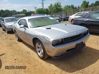 ✅ 2009 Dodge Challenger SE • VIN: 2B3LJ44V89H504636 • Lot: 42696125. Wystawiony na IAAI z przebiegiem 117 617 mil. Bezpłatny archiwum sprzedaży aukcyjnych z USA i szczegółowy raport historii pojazdu na DreamBid. Zdjęcie 1.