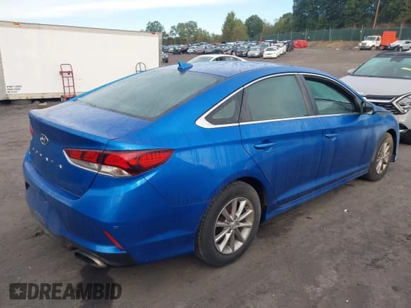 ✅ 2018 Hyundai Sonata SE • VIN: 5NPE24AF0JH655418 • Лот: 43301627. Опубликован ранее на IAAI с пробегом Не указан. Бесплатный доступ к архиву аукционных продаж из США и подробный отчёт об истории автомобиля на DreamBid. Изображение 4.