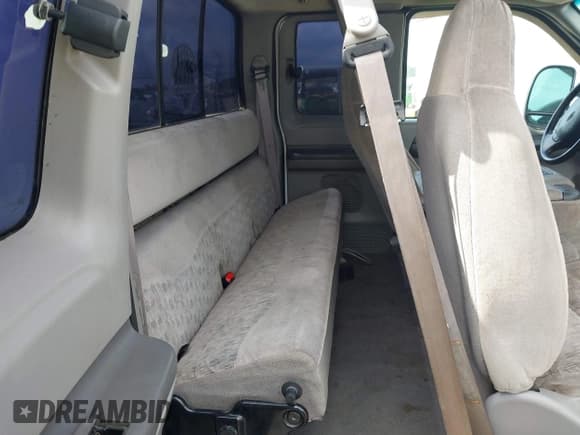 ✅ 1999 Ford F-250 XL • VIN: 1FTNX20F0XEB45991 • Lot: 42733999. Listed on IAAI with 309,363 mi. Free auction sales archive from the USA and detailed vehicle history report at DreamBid. Image 8.