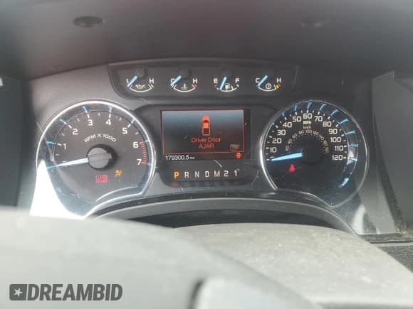 ✅ 2011 Ford F-150 FX4 • VIN: 1FTFX1EF6BFA92949 • Lot: 81668595. Listed on Copart with 179,300 mi. Free auction sales archive from the USA and detailed vehicle history report at DreamBid. Image 9.