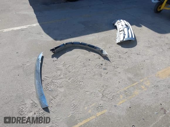 ✅ 2004 Suzuki XL7 LX • VIN: JS3TY92V744109459 • Lot: 42030103. Listed on IAAI with 170,132 mi. Free auction sales archive from the USA and detailed vehicle history report at DreamBid. Image 12.