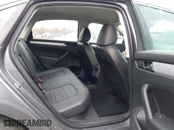 ✅ 2012 Volkswagen Passat SE • VIN: 1VWBP7A3XCC056095 • Lot: 43680865. Listed on IAAI with 152,783 mi. Free auction sales archive from the USA and detailed vehicle history report at DreamBid. Image 8.