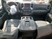 ✅ 2025 Chevrolet Silverado 1500 • VIN: 1GC4ALE70SF100993 • Лот: 69656395. Опубликован ранее на Copart с пробегом 23 077 миль. Бесплатный доступ к архиву аукционных продаж из США и подробный отчёт об истории автомобиля на DreamBid. Изображение 8.