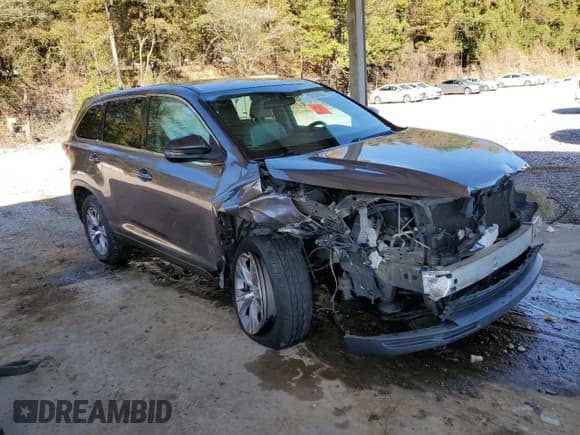 ✅ 2015 Toyota Highlander LE Plus • VIN: 5TDZKRFH0FS098956 • Лот: 82650065. Опубликован ранее на Copart с пробегом 234 906 миль. Бесплатный доступ к архиву аукционных продаж из США и подробный отчёт об истории автомобиля на DreamBid. Изображение 4.