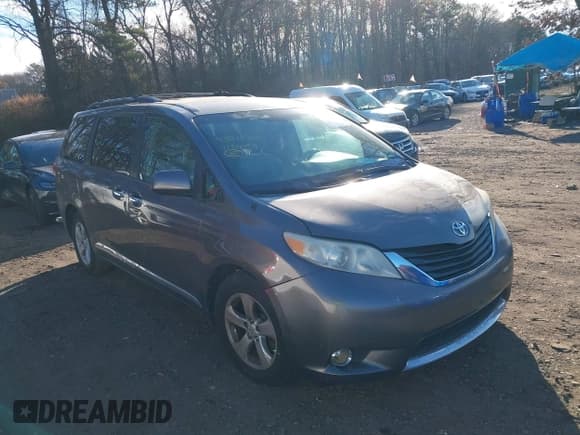 ✅ 2011 Toyota Sienna LE • VIN: 5TDKK3DC4BS051008 • Lot: 43840700. Listed on IAAI with 196,964 mi. Free auction sales archive from the USA and detailed vehicle history report at DreamBid. Image 13.