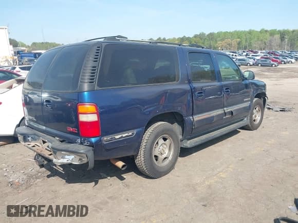 ✅ 2001 GMC Yukon XL SLT • VIN: 3GKEC16T21G225638 • Lot: 41917916. Listed on IAAI with 271,249 mi. Free auction sales archive from the USA and detailed vehicle history report at DreamBid. Image 4.