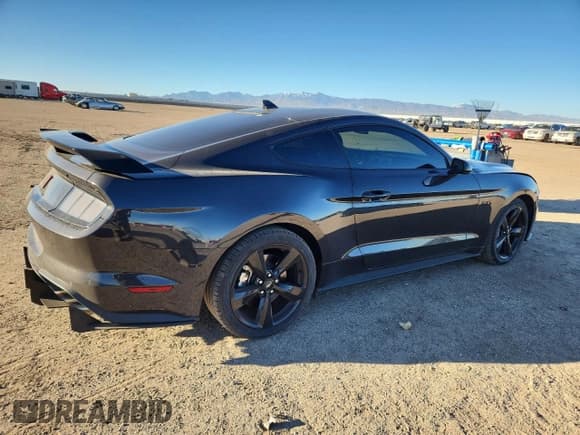 ✅ 2022 Ford Mustang GT • VIN: 1FA6P8CF9N5107990 • Lot: 89448555. Listed on Copart with 35,540 mi. Free auction sales archive from the USA and detailed vehicle history report at DreamBid. Image 3.