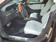 ✅ 2020 Tesla Model S Performance • VIN: 5YJSA1E41LF353540 • Lot: 58983754. Wystawiony na Copart z przebiegiem 35 502 mil. Bezpłatny archiwum sprzedaży aukcyjnych z USA i szczegółowy raport historii pojazdu na DreamBid. Zdjęcie 7.