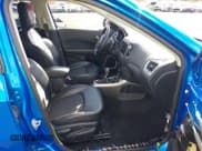 ✅ 2019 Jeep Compass Latitude • VIN: 3C4NJDBB4KT674845 • Lot: 43564369. Wystawiony na IAAI z przebiegiem 69 435 mil. Bezpłatny archiwum sprzedaży aukcyjnych z USA i szczegółowy raport historii pojazdu na DreamBid. Zdjęcie 5.