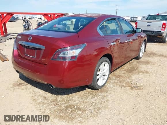 2012 Nissan Maxima S z VIN 1N4AA5AP3CC822598, wystawiony jako IAAI lot #42661298 z przebiegiem 227 902 mil mil oraz . Historia ofert i sprzedaży dostępna na DreamBid. Obrazek 4.