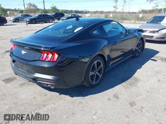 ✅ 2024 Ford Mustang EcoBoost • VIN: 1FA6P8TH4R5120847 • Lot: 43641171. Wystawiony na IAAI z przebiegiem 27 321 mil. Bezpłatny archiwum sprzedaży aukcyjnych z USA i szczegółowy raport historii pojazdu na DreamBid. Zdjęcie 4.