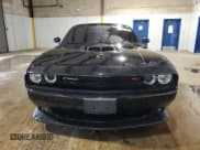 ✅ 2017 Dodge Challenger T/A 392 • VIN: 2C3CDZFJ3HH618009 • Lot: 60612944. Wystawiony na Copart z przebiegiem 24 289 mil. Bezpłatny archiwum sprzedaży aukcyjnych z USA i szczegółowy raport historii pojazdu na DreamBid. Zdjęcie 5.