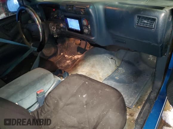 ✅ 1995 Chevrolet S-10 LS • VIN: 1GCCS19W8S8180451 • Лот: 41407305. Опубликован ранее на Copart с пробегом 164 591 миль. Бесплатный доступ к архиву аукционных продаж из США и подробный отчёт об истории автомобиля на DreamBid. Изображение 11.