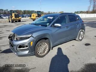 ✅ 2018 Hyundai Kona SEL • VIN: KM8K62AA6JU160688 • Лот: 77562213. Опубликован ранее на Copart с пробегом 89 332 миль. Бесплатный доступ к архиву аукционных продаж из США и подробный отчёт об истории автомобиля на DreamBid. Изображение 1.