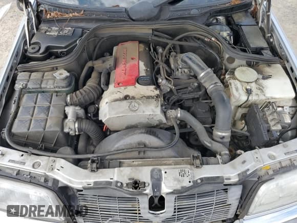 ✅ 2000 Mercedes-Benz C 230 Kompressor • VIN: WDBHA24G4YA824834 • Lot: 67264595. Wystawiony na Copart z przebiegiem 174 362 mil. Bezpłatny archiwum sprzedaży aukcyjnych z USA i szczegółowy raport historii pojazdu na DreamBid. Zdjęcie 11.