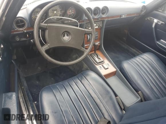 ✅ 1981 Mercedes-Benz 380 SL • VIN: WDBBA45A0BB001265 • Lot: 58787805. Wystawiony na Copart z przebiegiem 83 773 mil. Bezpłatny archiwum sprzedaży aukcyjnych z USA i szczegółowy raport historii pojazdu na DreamBid. Zdjęcie 8.