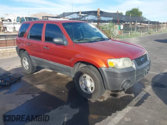 ✅ 2006 Ford Escape XLS • VIN: 1FMYU02Z36KC81464 • Lot: 43676033. Listed on IAAI with 232,396 mi. Free auction sales archive from the USA and detailed vehicle history report at DreamBid. Image 1.